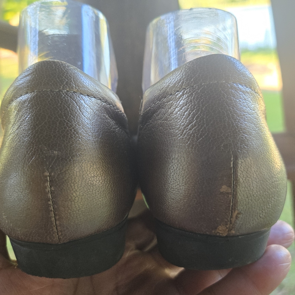 Clarks Blanche Nora Champagne Gold Metallic Leather Ballet Flat Size 8.5 - Picture 8 of 13